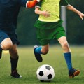 Vic dana Igra Perica fudbal s drugovima po kiši...