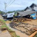 Najmanje 26 osoba poginulo, 11 nestalo u klizištima na indonežanskom ostrvu Sumatri