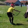 Ovo su čari nižih liga u Srbiji: Zmija uletela na teren, prekinula meč, a onda je sudija uzeo stvari u svoje ruke (video)