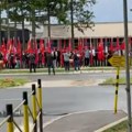 Srpski kinezi spremili dobrodošlicu Zastave i pesma za svog predsednika (video)