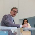 Vučić: Stranački telefonski centri ne samo da su dozvoljeni nego i poželjni