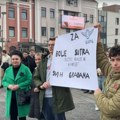 Hiljade ljudi protestuje na ulicama Tuzle: Masovni skup studenata i srednjoškolaca zbog poskupljenja javnog prevoza (video)