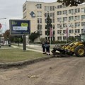 Nema predaha za putare ni nedeljom Nastavljeni radovi na Bulevaru Mihajla Pupina, kod mosta Duga