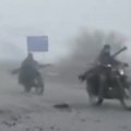 Nadrealne scene na frontu Rusi uleću u Pokrovsk kao jahači apokalipse, snimak kao iz filma (video)