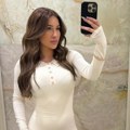 Bela haljina uz telo, rascep do kuka i sve se ocrtava: Tea opalila selfi i napravila haos novom objavom