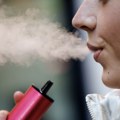 Elektronske cigarete i vejpove konzumiraju i 11-godišnjaci – kako utiču na dečja pluća i mozak