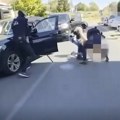 (Video) Izvukli ga iz BMW-a i bacili na asfalt: Ovako je uhapšen mladić u Sremskoj Mitrovici zbog više od 200 kilograma droge…