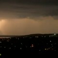 Hitno upozorenje RHMZ Tokom dana nepogode u većem delu Srbije, spremite se za grad, olujni vetar i obilne pljuskove!