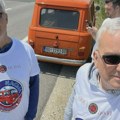 Fićin kombi star 40 godina, a ništa mu ne fali: Dušan, Jugoslav i Dimitrije prešli na hiljade kilometara, svi se okretali…