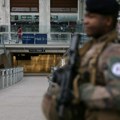 Tri osobe ranjene u napadu nožem na železničkoj stanici u Parizu, uhapšen osumnjičeni