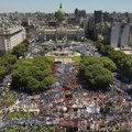 Argentinski sindikati štrajkuju protiv mera štednje predsednika Mileja