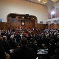 Predsedavajući Skupštine Srbije mimo Poslovnika ne prihvata replike i prijave povrede poslovnika