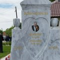 Premešteni posmrtni ostaci Bate Živojinovića Alo! u njegovom rodnom selu, legendarnom glumcu ispunjena poslednja želja