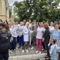 U Kliničkom centru Vojvodine protest podrške uhapšenom tehničaru