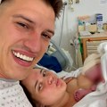 Porodila se jutjuberka: Anđela Milivojević otkrila pol bebe i ime koje je odabrala sa suprugom - slika iz bolnice je puna…