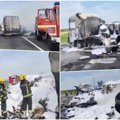 (Video) Pogledajte šta je ostalo od ugljenisanog kamiona! Dramatične scene gašenja požara kod Šimanovaca: Buktinja progutala…