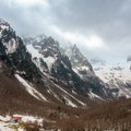 U toku akcija spasavanja na Prokletijama: Dvoje Francuskih državljana se zaglavilo u steni (foto)