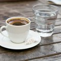Omiljeni ugostitelj među mladima: Neuobičajena praksa vlasnika kafića iz Srpca oduševila sve