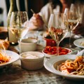 Italijanski restoran nudi besplatno vino gostima, ali uz jedan uslov