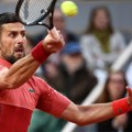 Đoković uspešno krenuo ka odbrani titule na Rolan garosu: Novak uz dosta muke savladao malo poznatog Francuza