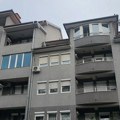 Dete koje je palo sa 4. sprata zgrade u Novom Pazaru hitno prebacuju u Beograd: Dačić otkrio nove detalje