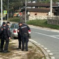 Dete biciklom probilo ogradu i palo na pločnik Sa teškim povredama prevezeno u bolnicu u Bijelom polju