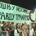 Veliki broj Valjevaca u komemorativnoj šetnji: Kolonu predvode devojke u narodnim nošnjama