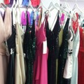 Mladi sve više kupuju „starinske haljine“: Rođeni između 1997. i 2012. kupilo je u poslednjoj godini najmanje pet odevnih…