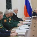 Putin razgovarao s oficirima o stanju na frontu, ruska vojska napreduje ka Zaporožju