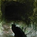 Misteriozni tunel usred sela u Srbiji dubok je skoro 800 metara, a možete da uđete samo ako imate laser i čizme (foto)