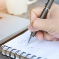 Da, pisanje rukom je i dalje izuzetno važno: Novo istraživanje pokazalo da olovka aktivira mozak mnogo više nego tastatura