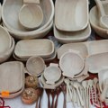 Научници доказали свеједно да ли су даске за сечење дрвене или стаклене, хигијена важнија од материјала