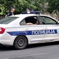 Automobil izleteo sa kolovoza, pa udario u autobus
