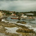 Na grčkom poluostrvu Pilionu zabranjen saobraćaj zbog poplava, jedna osoba poginula