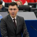 Opozicija ne bi trebalo da opanjkava svoju zemlju: Evropski poslanik Andor Deli - EP se okomila i na Srbiju i na Mađarsku jer…