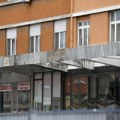 VOICE: Nadstrešnica u strogom centru Novog Sada opasna po bezbednost građana