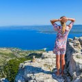 Tiktokerka razbesnela Hrvate objavom! Sela u kafić pa se šokirala i poručila im - "Srami se, Hrvatska, srami se, Hvar!"…
