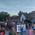 Naprednjaci, socijalisti i pristalice vlasti šetali Borom uz taktove pesme „Vreme je da se oprostimo“