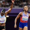 Olimpijaska šampionka Žulijen Alfred osvojila bronzu na 100 metara, pa se povukla zbog povrede iz trke na 200 metara u Tokiju