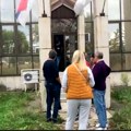 Manja grupa studenata pokušala da blokira ulazak zaposlenih u Rektorat Univerziteta u Kragujevcu
