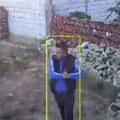 Građani Bačke Palanke i Deronja u strahu! Danima ih teroriše razbojnik: Ako ga vidite, zovite policiju