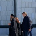 Kralj bakra sa sinom na nedeljnoj liturgiji! Milan Popović u jutarnjim časovima posetio Hram Svetog Save (foto)