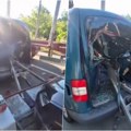 Haos kod Ušća: Preticao kolonu pa se zakucao u kamion, prikolica pokidala zadnji deo automobila, saobraćaj u potpunom kolapsu…