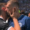 Edin Džeko potpuno odlepio! Umesto da slavi, hteo da bije trenera BiH, i to nakon što ga poljubio!