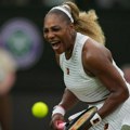 Serena Vilijams povredila koleno, neizvestan nastup u dublu na Vimbldonu