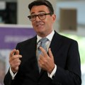 Britanski premijer svirao pesmu grupe "The Smiths" u Kijevu, internet poludeo: Oglasio se i nekadašnji gitarista benda