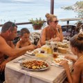 Gastarbajter nakon odmora na Balkanu ostao bez prebijenog dinara – odmah zakukao na mrežama: "Dole smo potrošili 4.000 evra, a…