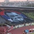 Scena za istoriju: Navijači Zvezde i Partizana uglas skandirali ime preminulog Ratka Mladića! (video)