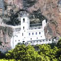 "Ako nešto želite, to i sledite" Banjalučani Sanjin i Igor prepešačili 400 kilometara za 11 dana do manastira Ostrog…
