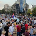 Završen 20. protest „Srbija protiv nasilja“ ispred RTS-a: Srbija nije gluva soba u kojoj se čuje „samo za parizer“…
